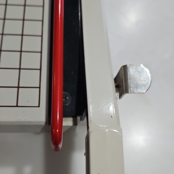 2612 Paper Cutter/Safety Latch, Metric and inches. - Picture 3 of 4